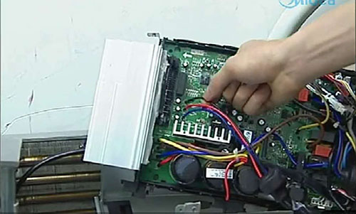 岳阳楼美的空调电话是多少